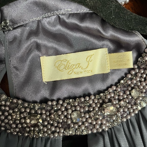 Eliza J Embellished Tiered Chiffon
Halter Gown Charcoal Gray Sz 12 - Picture 8 of 9